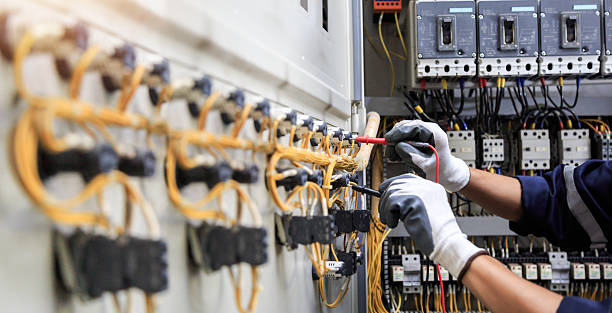 Professional Electrician technician working in Trenton, NJ
